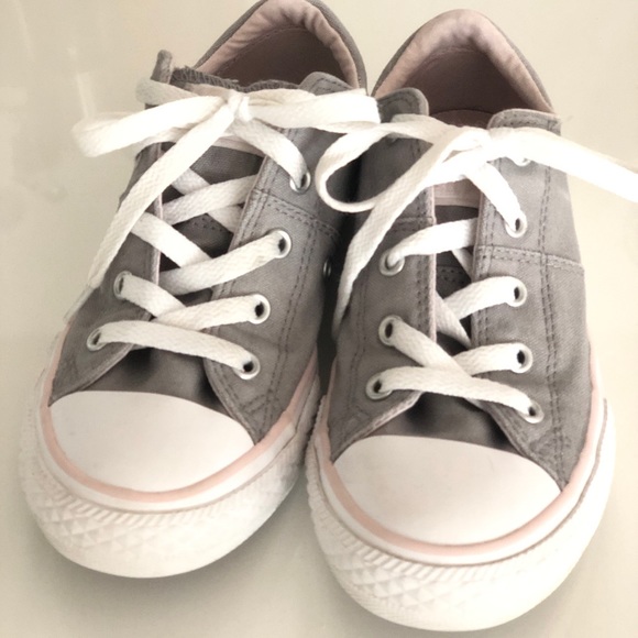 grey and pink converse all star